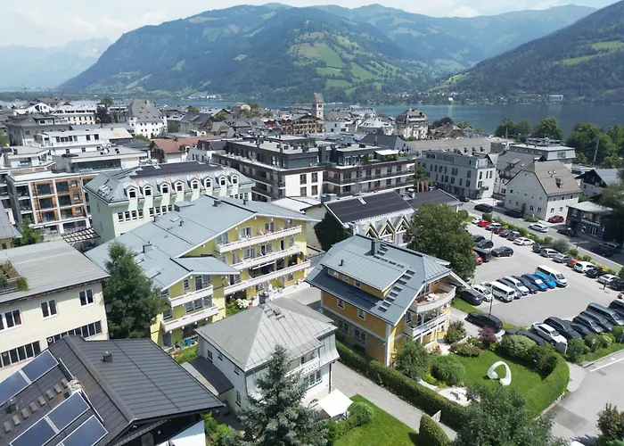 ホテル Zellersee ツェル アム ゼー